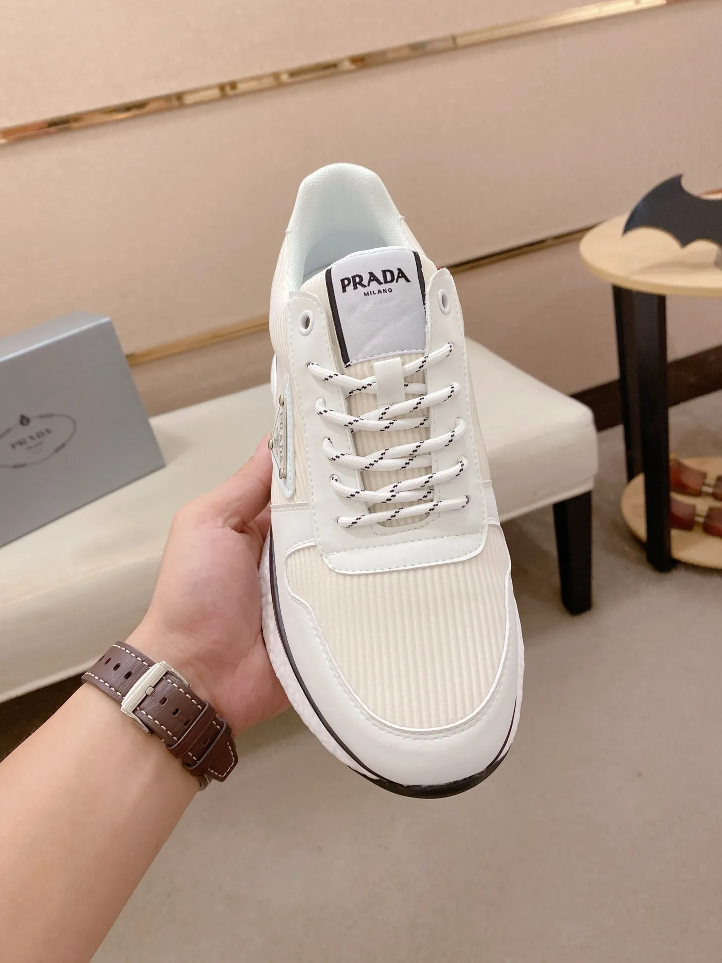 Men's shoes 💰: 462💰 [Prada～Prada] Trendy new styles are on the market. Same style as the official website. Counter quality. Original version. [Strong] [Strong] Imported selected first-layer cowhide. Comfortable and breathable sheepskin lining, fine workmanship, upper layer made of 100% pure cowhide, original last shape, comfortable on the feet, shoe sizes 38 to 44